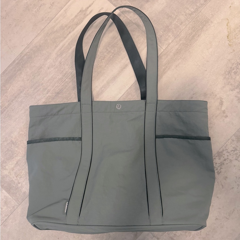 Daily Multipocket Lululemon Tote